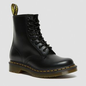 Dr Martens 1460 Women’s Smooth Leather Lace Up Boots — Black